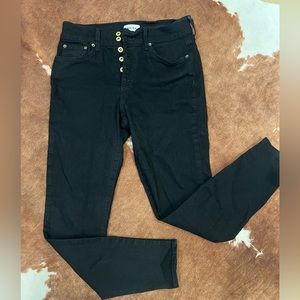 Black pistola jeans with frayed edge